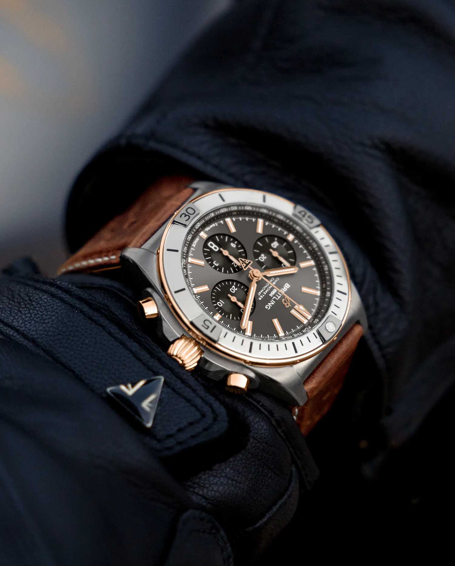 Breitling Chronomat B01 42 Triumph TB0134101M1X1