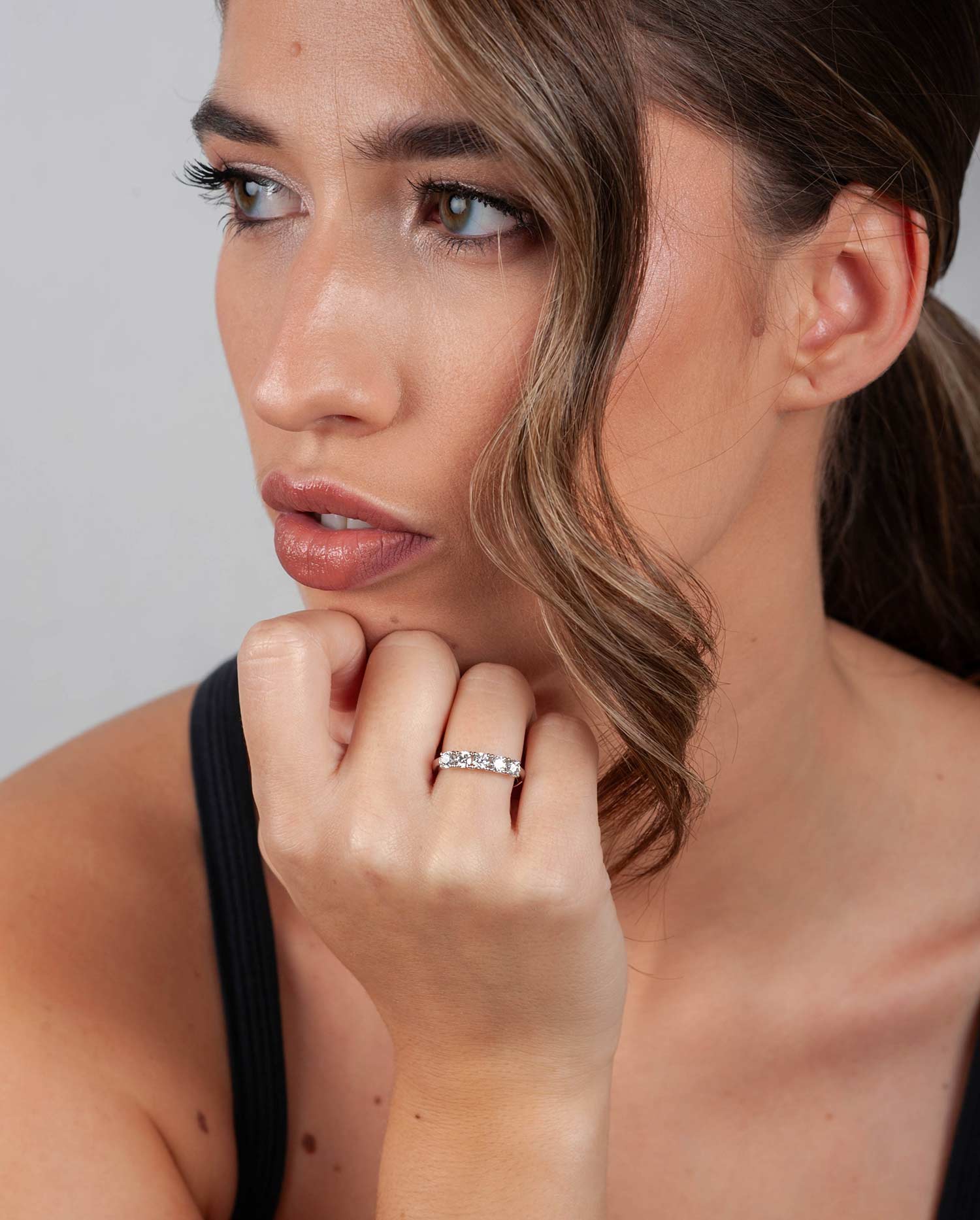 Anillo Oro Blanco con Diamantes.