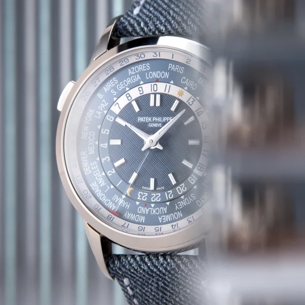Patek Philippe Hora Universal 5330G-001