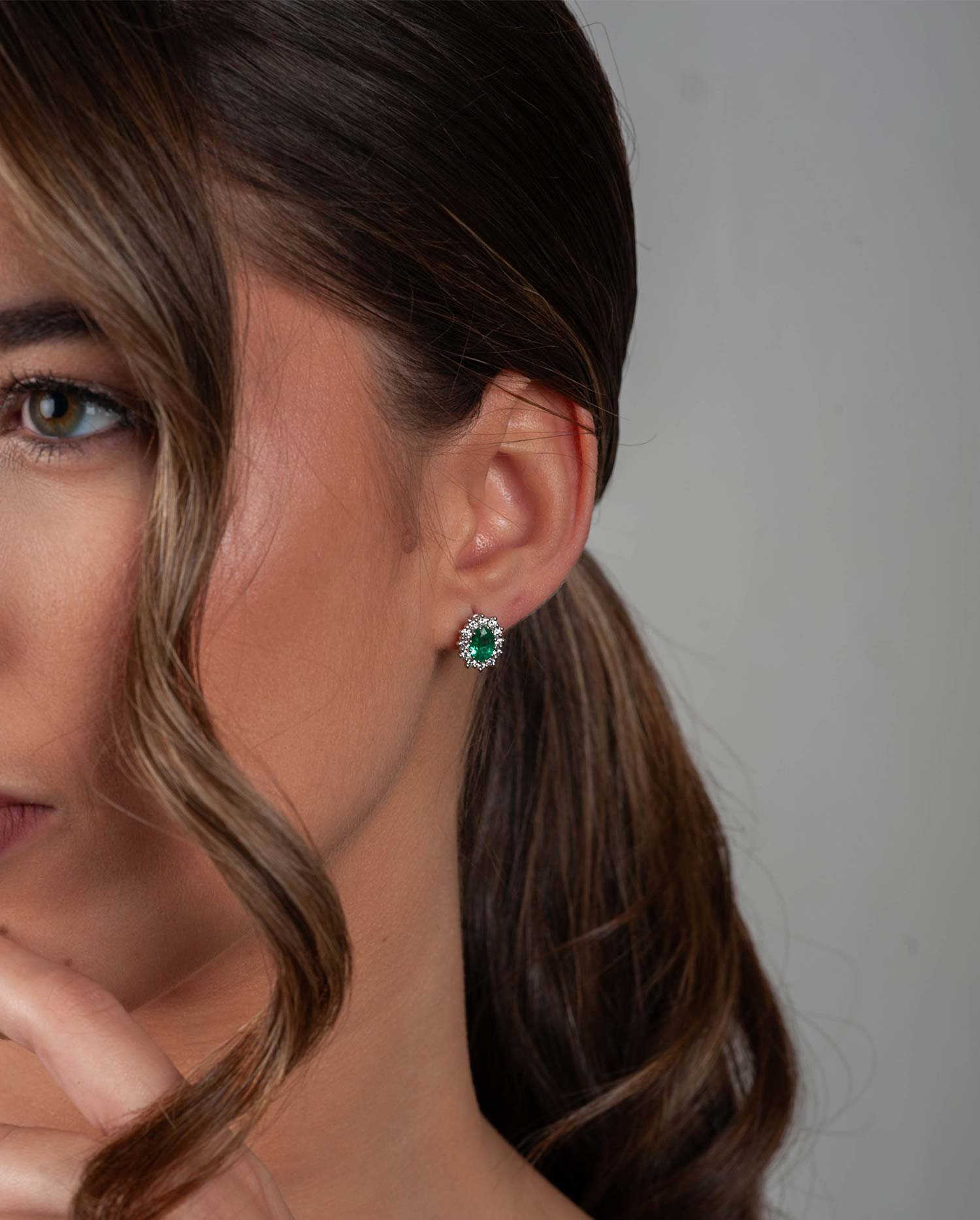Pendientes Oro Blanco Diamantes y Esmeralda
