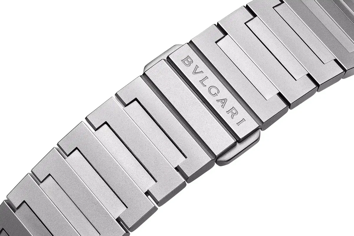Ref. 104250 - Octo Finissimo Repetición de Minutos en Titanio Arenado