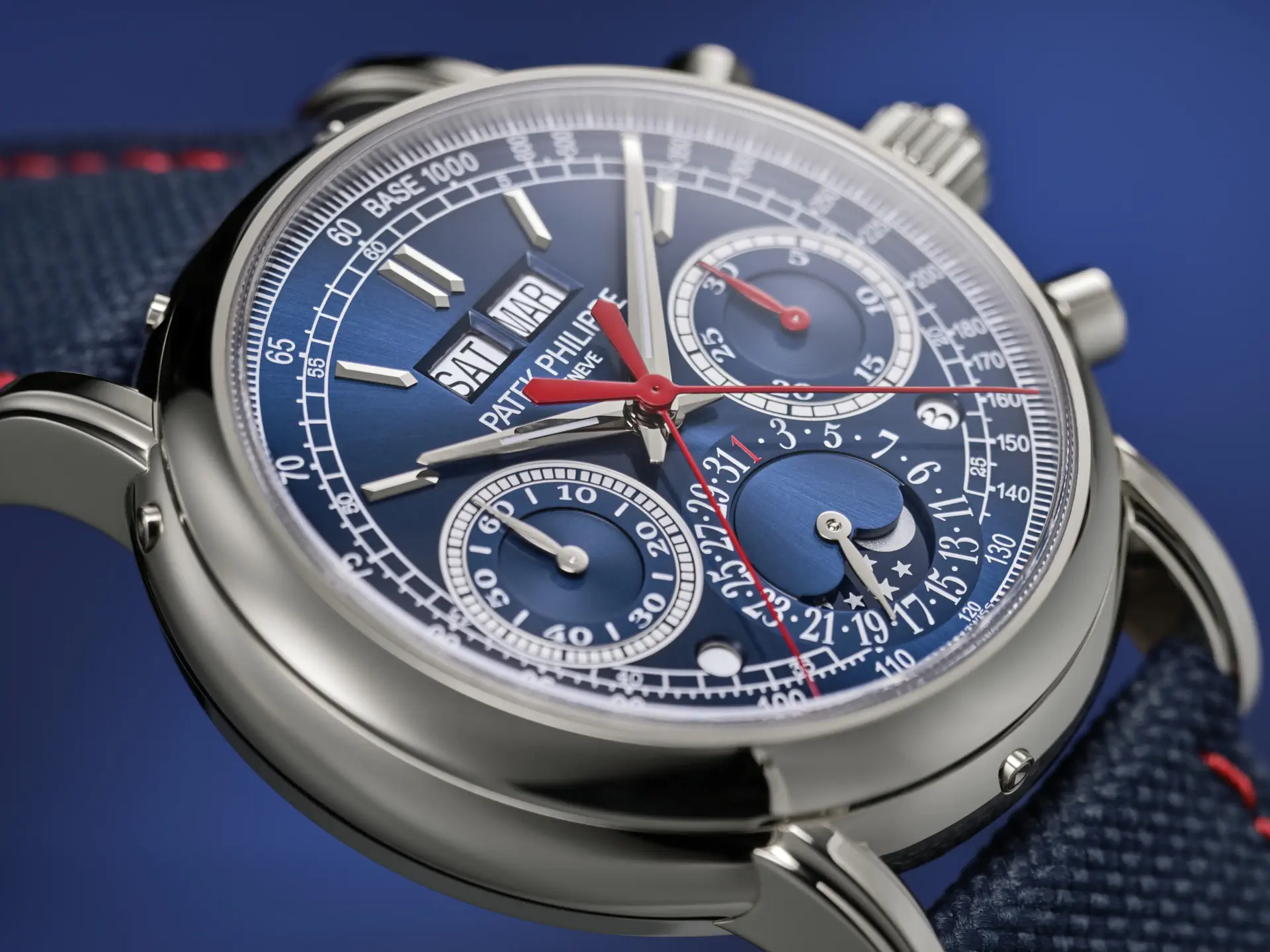 Patek Philippe 5204G-010
